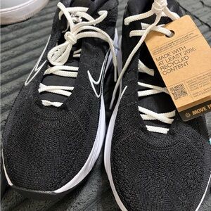 Nike Black and White Athletic Shoes